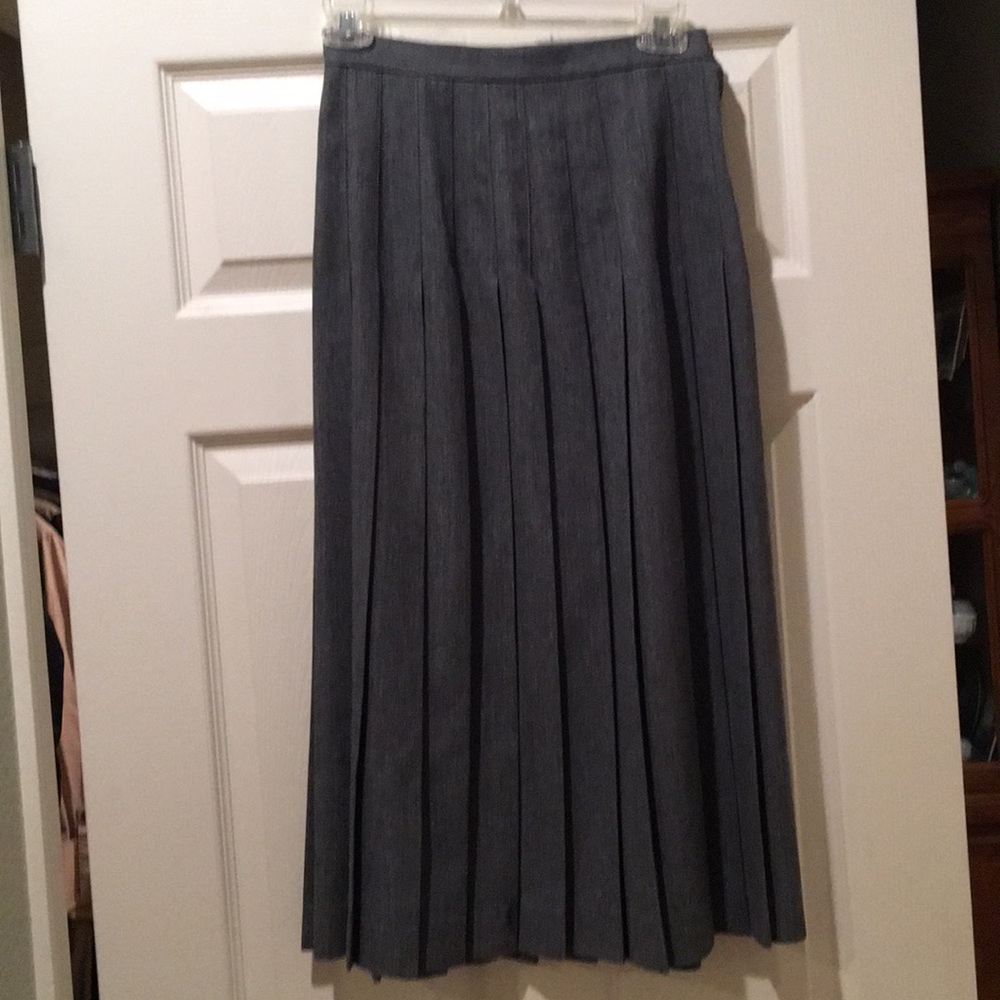 Pleated skirt